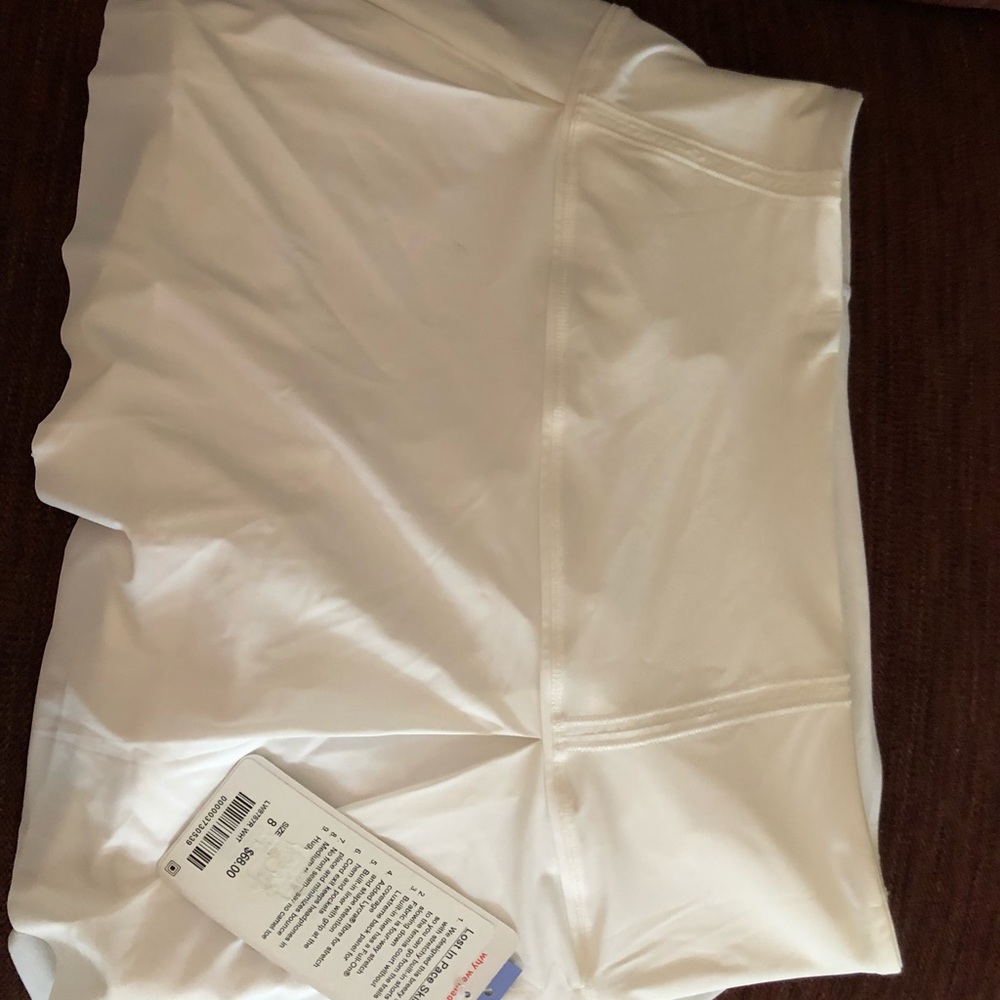 LuLulemon White Pacer skirt with tags size 8